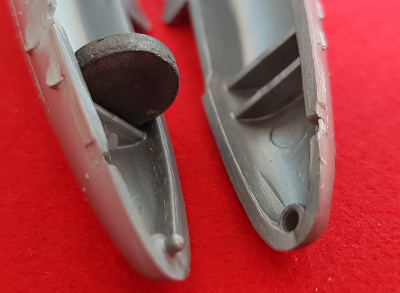 отливки из серебристого пластика FROG F320 Hunter F.1